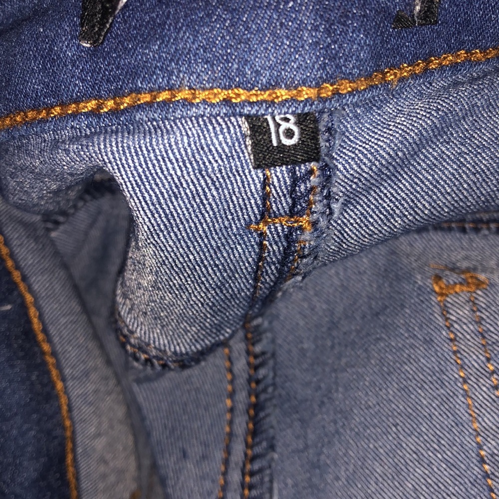 Denim Ripped Jeans - Picture 6 of 6